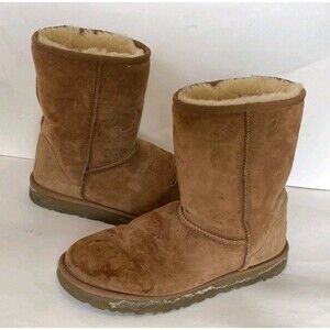 UGG Boots Womens Size 10 Shearling Lined Chestnut Classic Short Brown Comfort